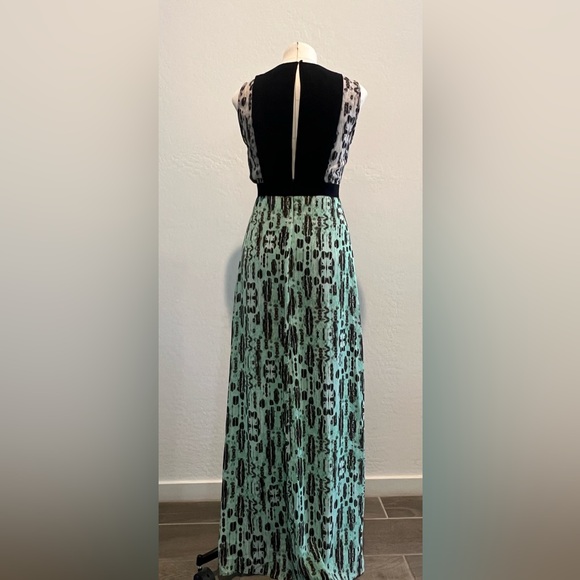 BCBG - Picture 2 of 3